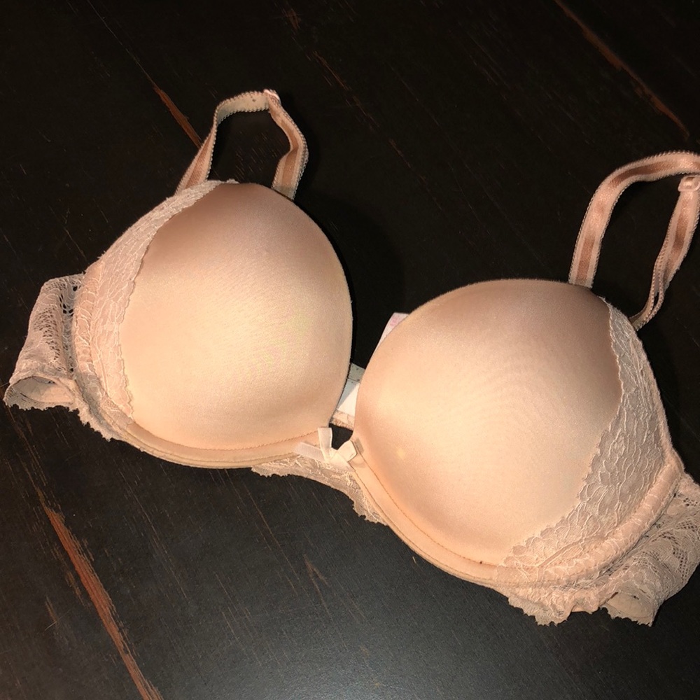 34B VS nude bra
